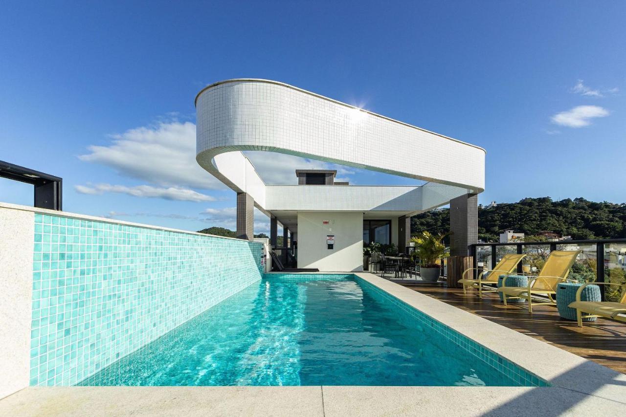 Aion Suites 303 - Lindo Apartamento Com Vista Para O Mar, A 60M Da Praia De Bombinhas, Com Piscina E Academia No Rooftop. Eksteriør bilde